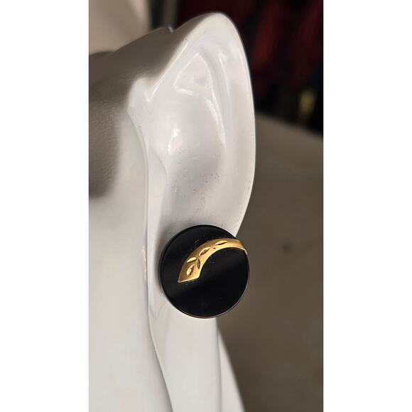 VTG 10K Yellow Gold Leaf Etched Black Resin Modernist Statement Stud Earrings - Picture 5 of 7